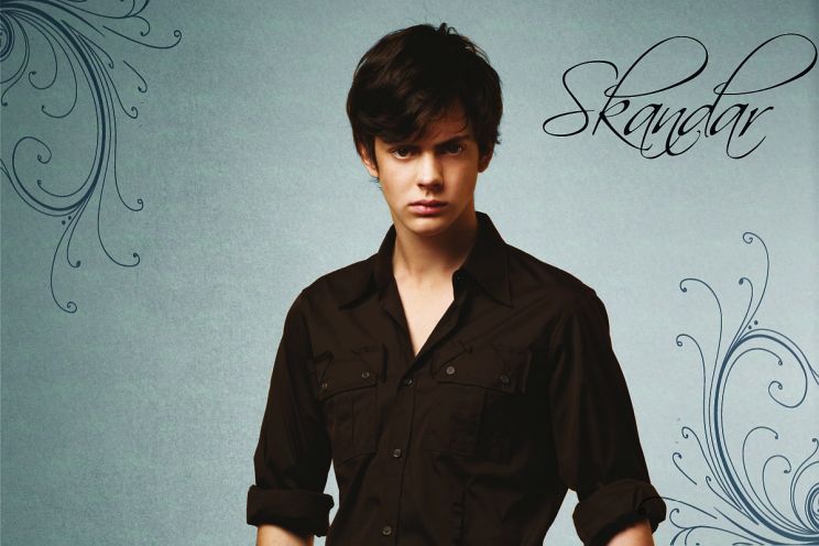 Skandar Keynes