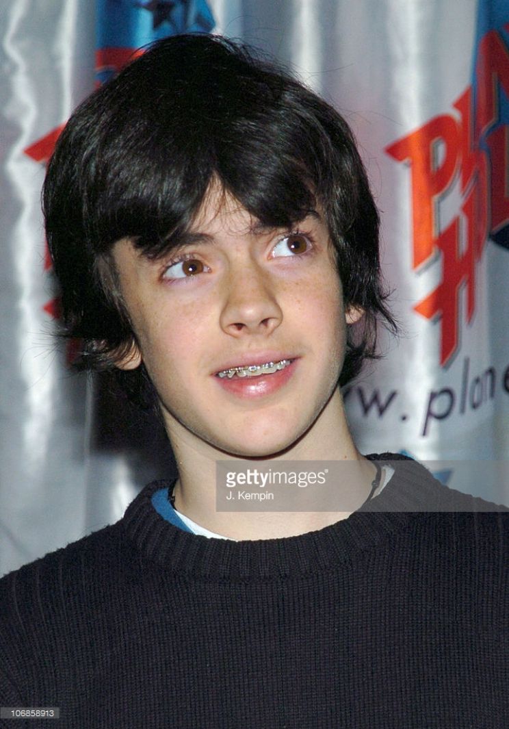 Skandar Keynes