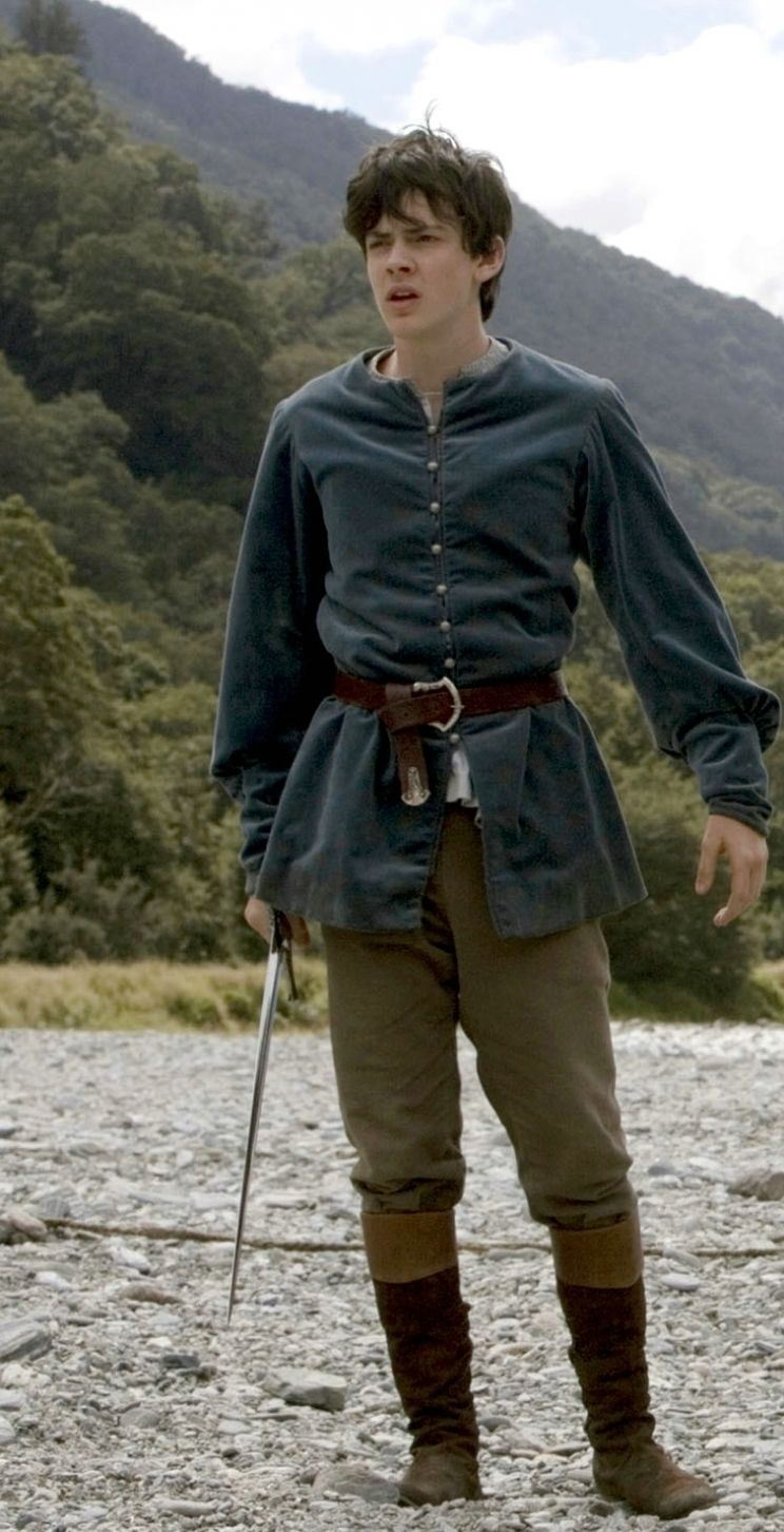 Skandar Keynes