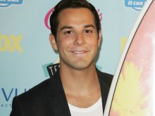 Skylar Astin