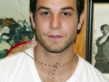 Skylar Astin