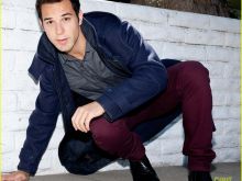 Skylar Astin