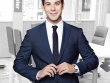 Skylar Astin