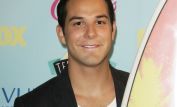 Skylar Astin