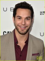 Skylar Astin