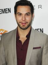 Skylar Astin