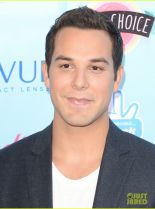 Skylar Astin