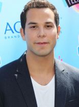 Skylar Astin