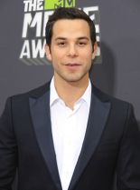 Skylar Astin