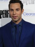 Skylar Astin