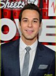 Skylar Astin