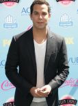 Skylar Astin