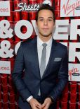 Skylar Astin