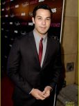 Skylar Astin