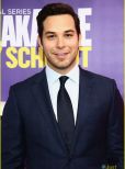 Skylar Astin