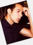 Skylar Astin