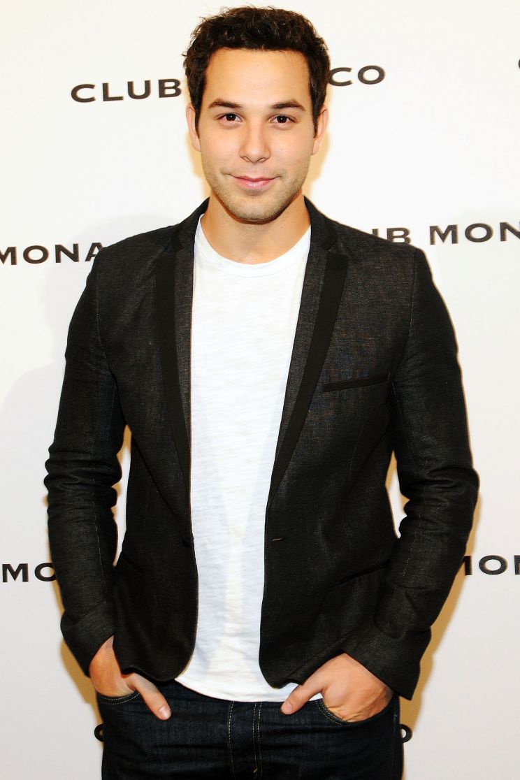 Skylar Astin