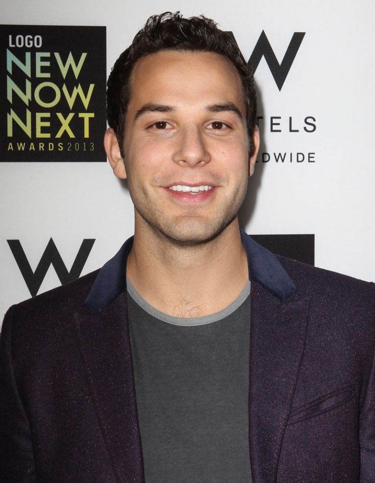 Skylar Astin