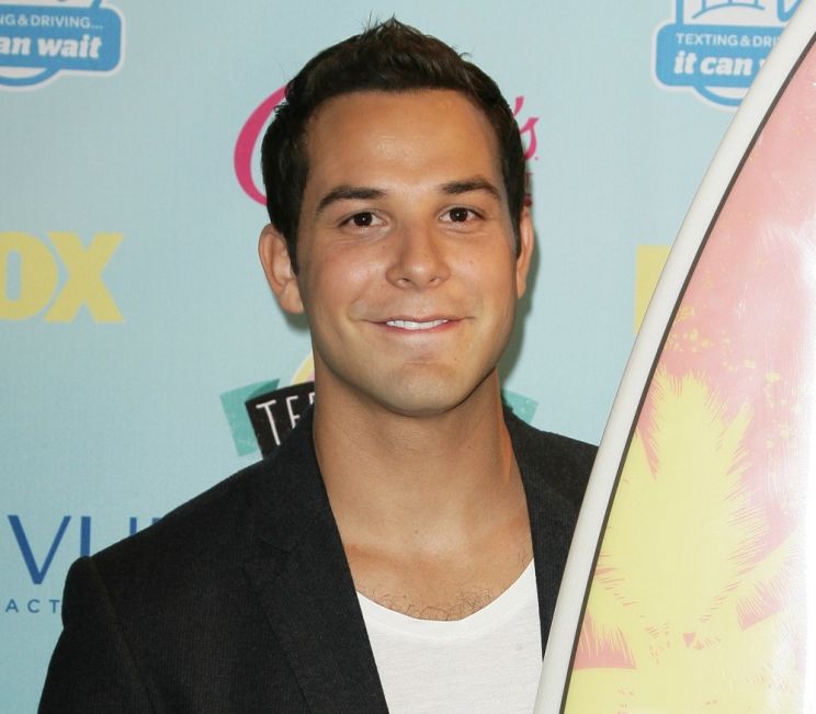 Skylar Astin