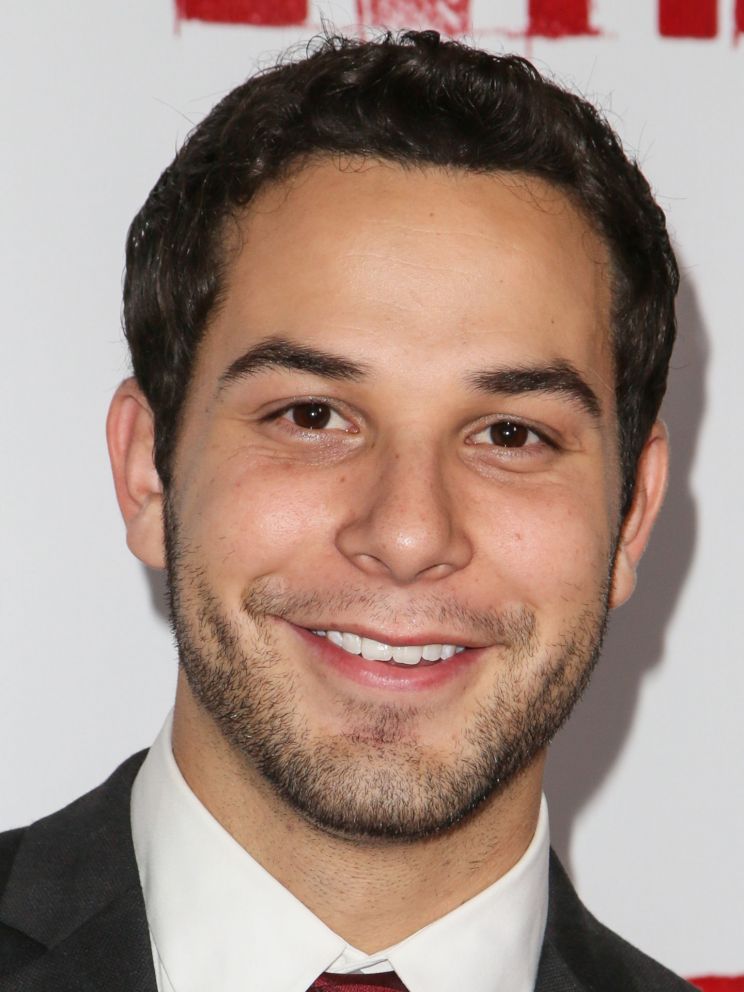 Skylar Astin