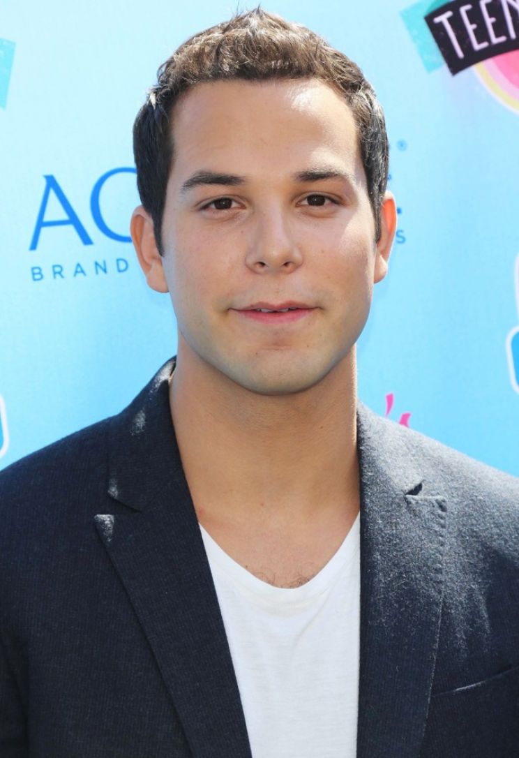 Skylar Astin