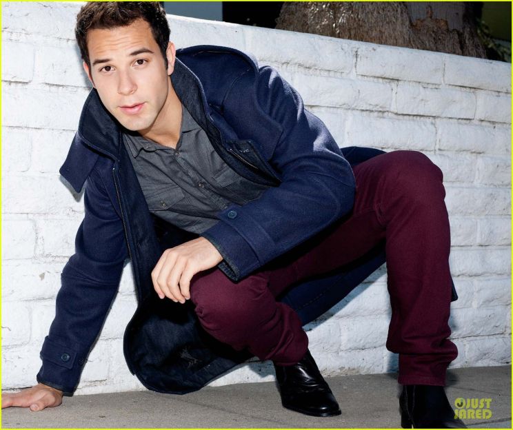 Skylar Astin