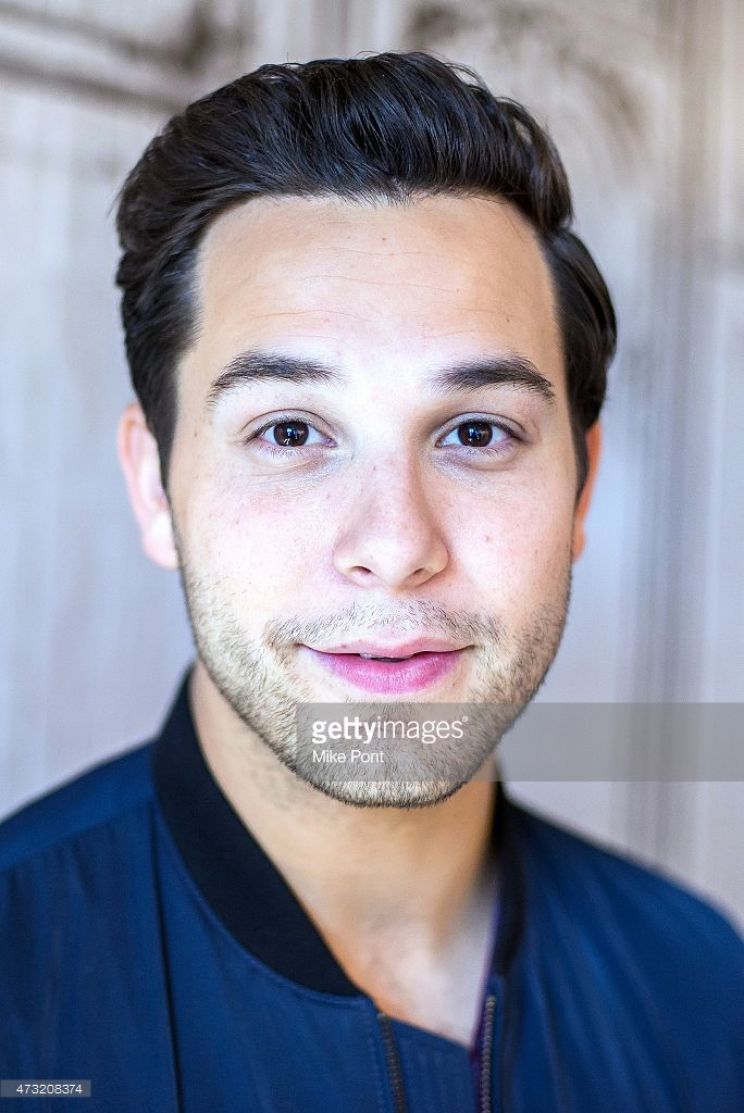 Skylar Astin