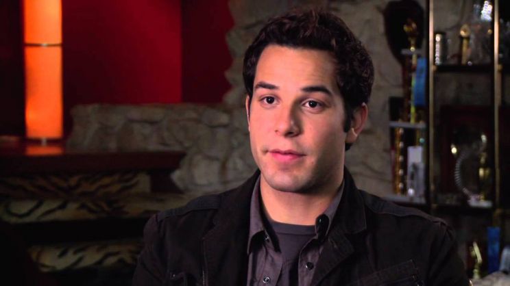 Skylar Astin