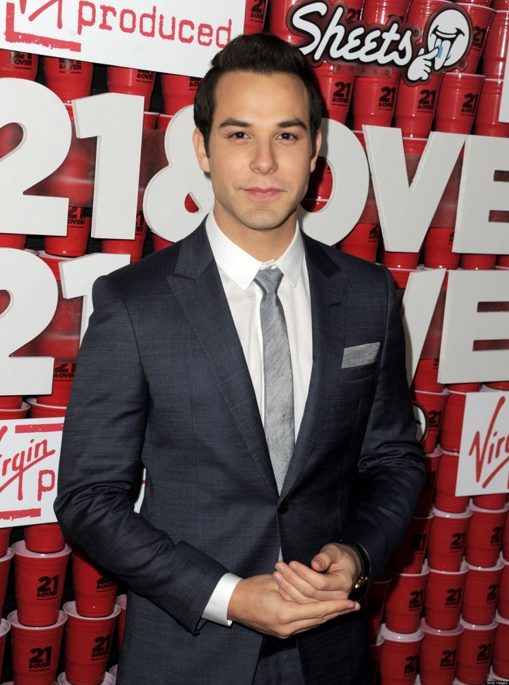 Skylar Astin