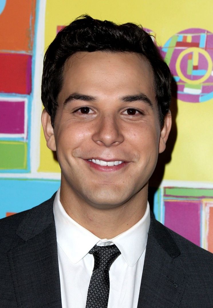 Skylar Astin