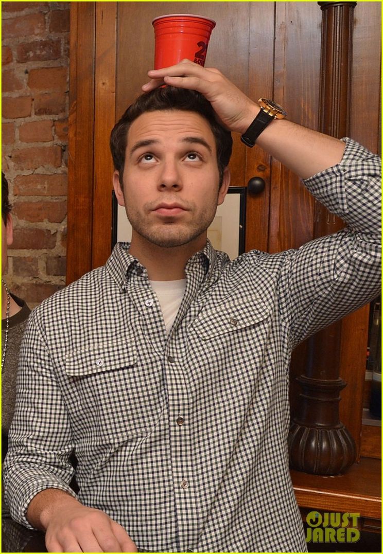 Skylar Astin