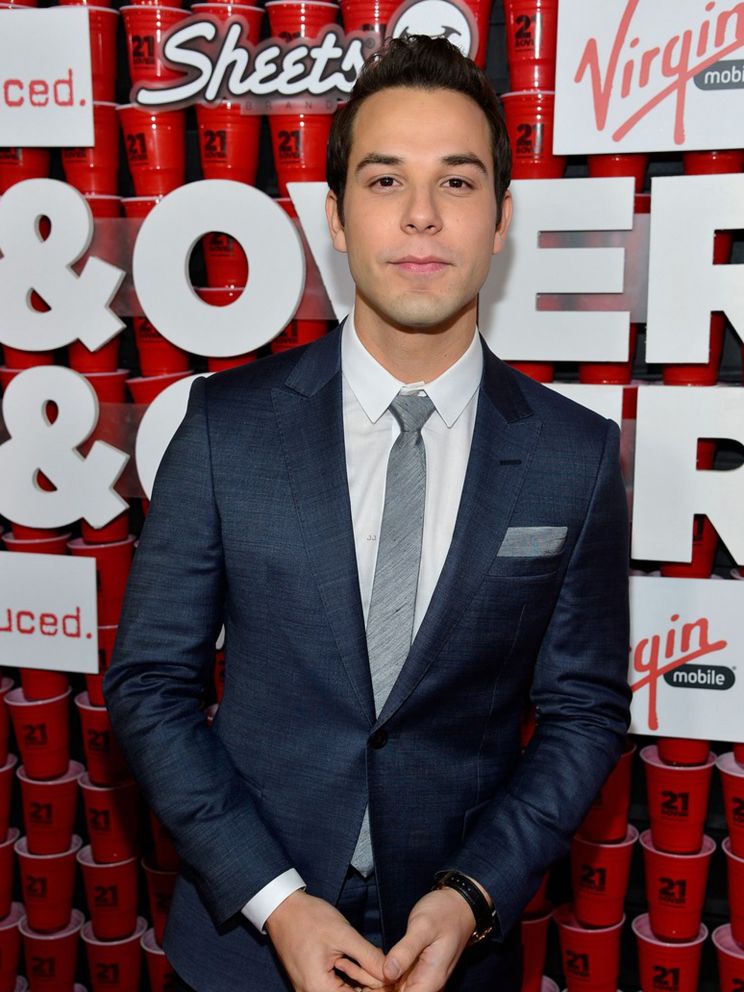 Skylar Astin