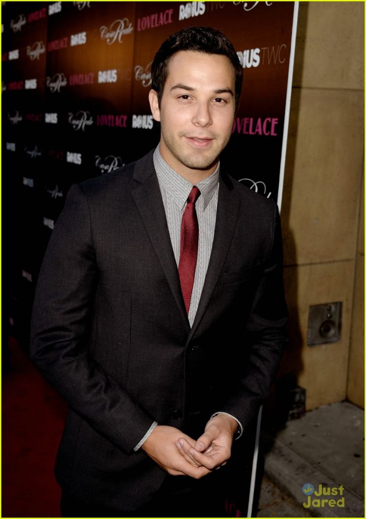 Skylar Astin