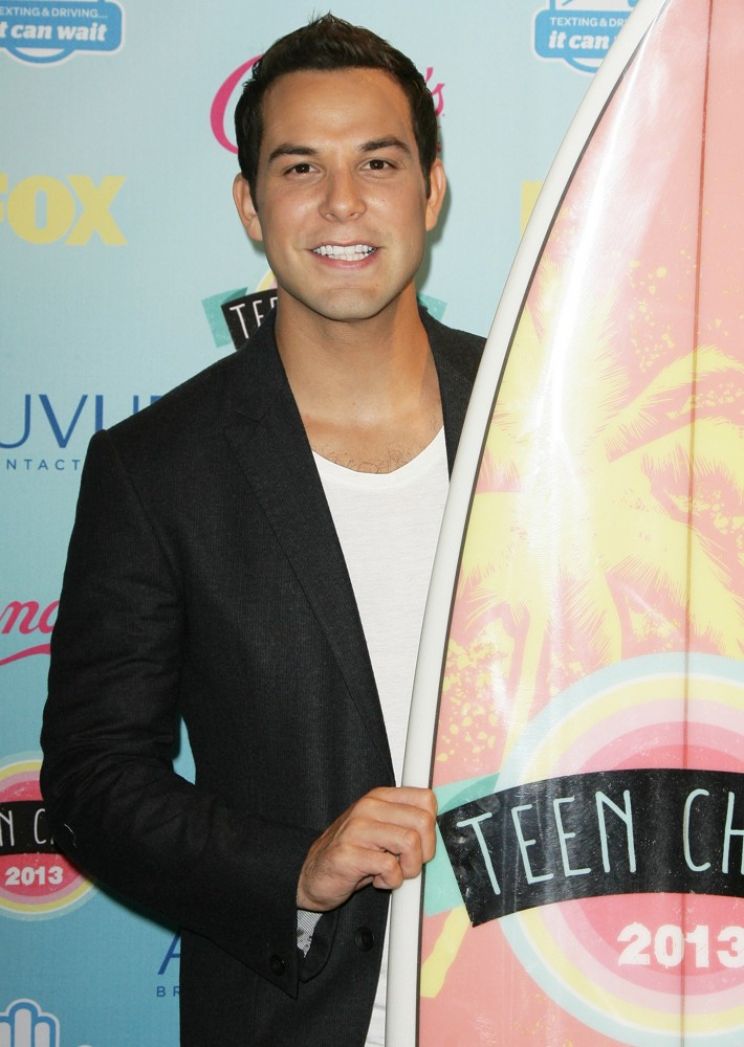 Skylar Astin