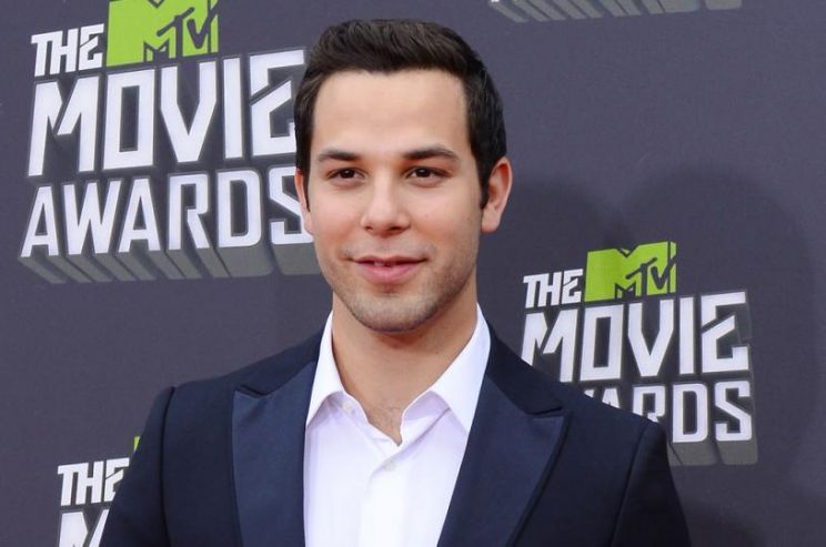 Skylar Astin