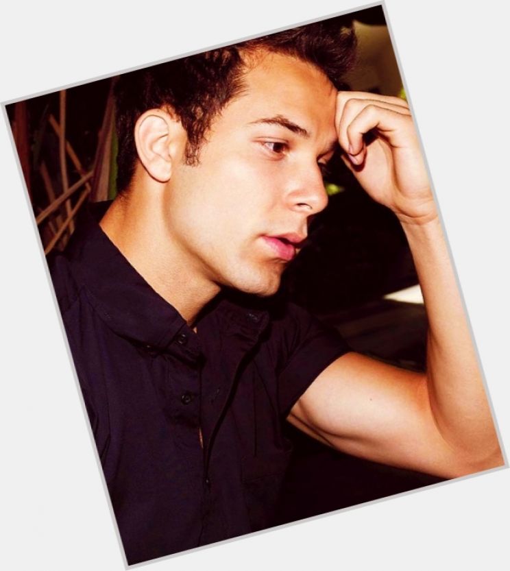 Skylar Astin