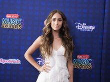Skylar Stecker