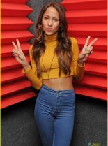 Skylar Stecker