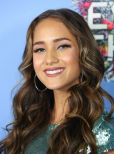 Skylar Stecker