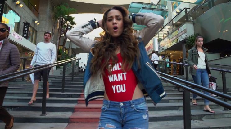 Skylar Stecker