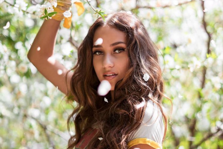 Skylar Stecker