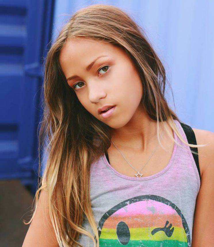 Skylar Stecker