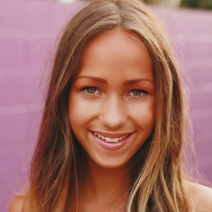 Skylar Stecker