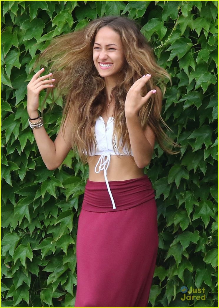 Skylar Stecker