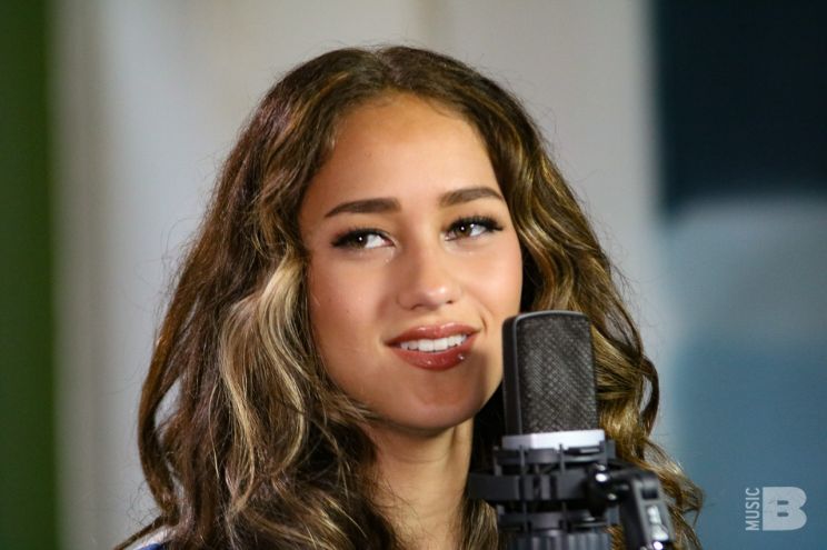 Skylar Stecker