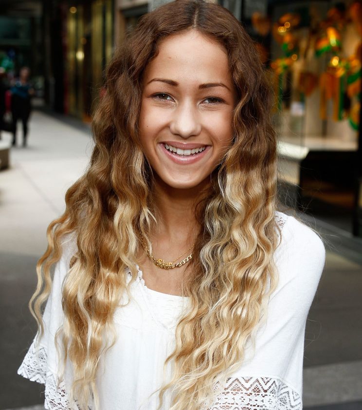 Skylar Stecker