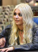 Sloane Momsen photo