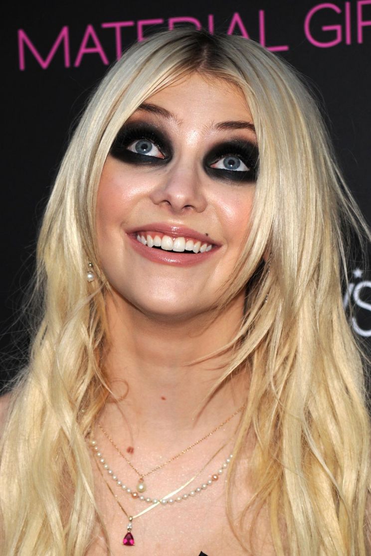 Sloane Momsen