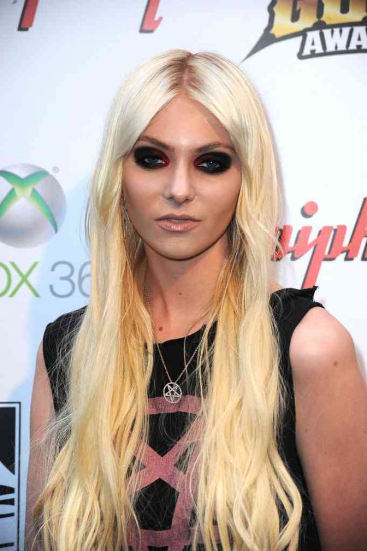 Sloane Momsen