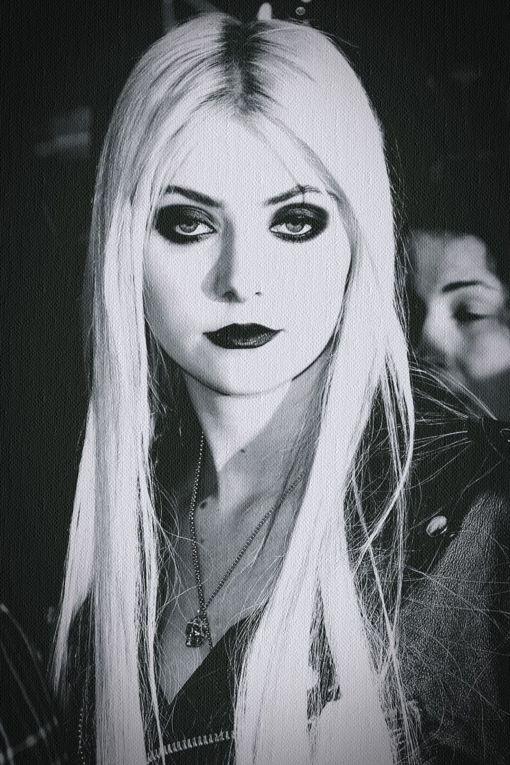 Sloane Momsen